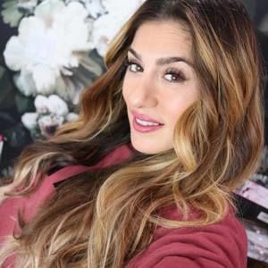 Meet your Posher, Leeya